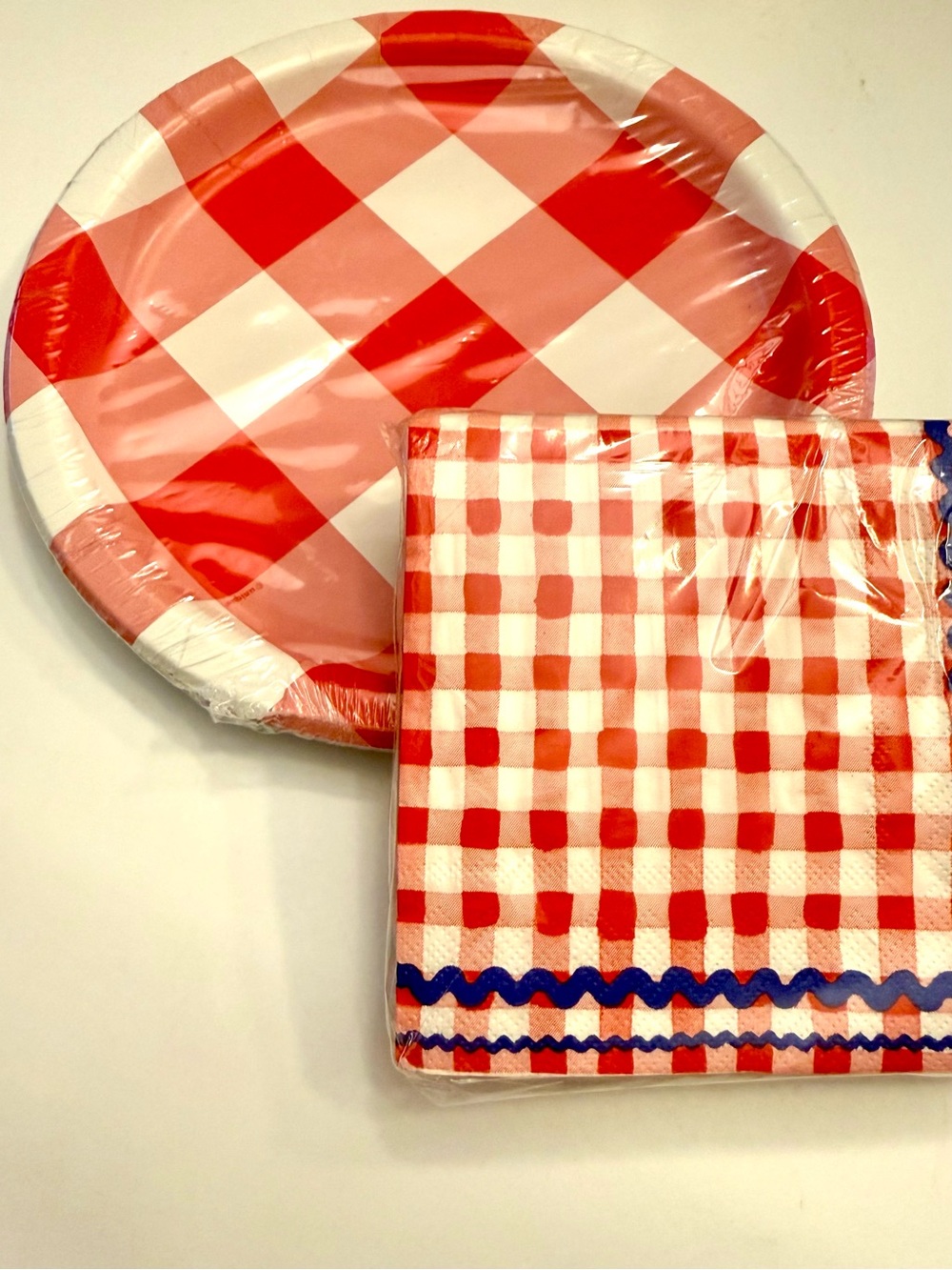 CWC Red & White Grill-Themed Party Tableware Set - Picture 8 of 9